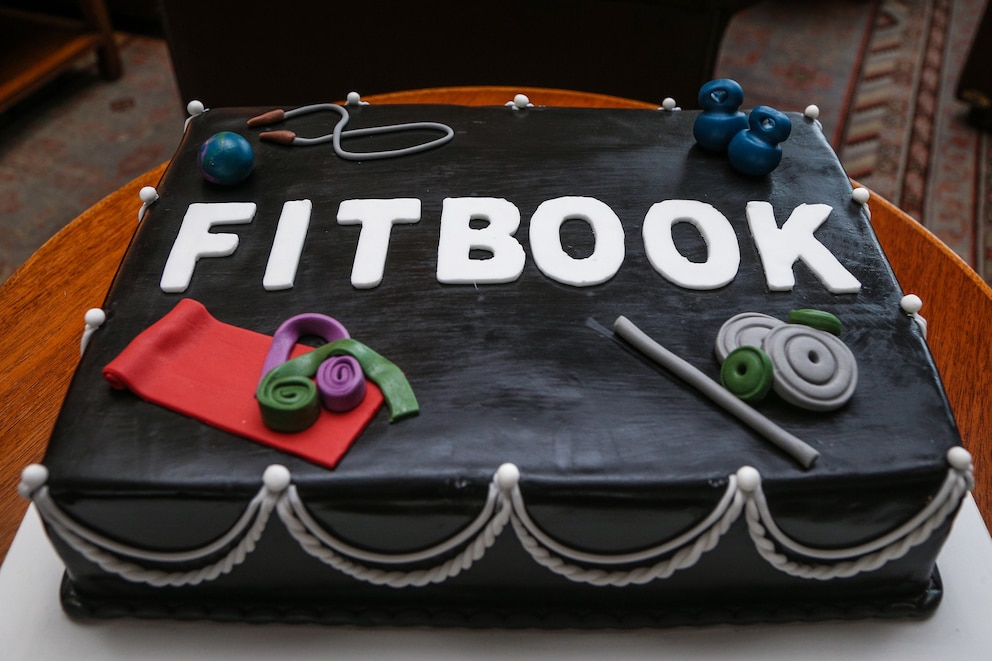 Für viele Gäste der heimliche Star des Abends – die FITBOOK-Torte