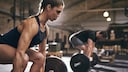 HIPT (High Intensity Power Training): Athleten beim Gewichteheben