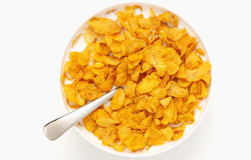 In Cornflakes und Co stecken Unmengen an Zucker – lieber lassen!