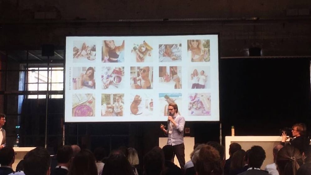Benjamin Seer of Hummingbird on stage in Cologne