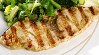 Schwertfisch mit grünem Gemüse: Perfekt für die ketogene Ernährung