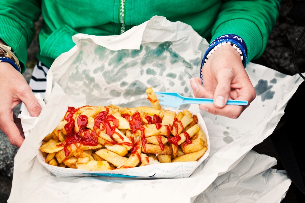 Pommes frites mit Ketchup