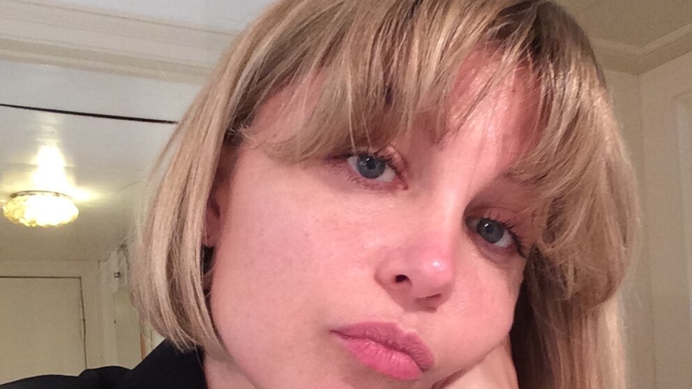 FITBOOK-Autorin Kristina Hallhake frustriert wegen Zuckerentzug