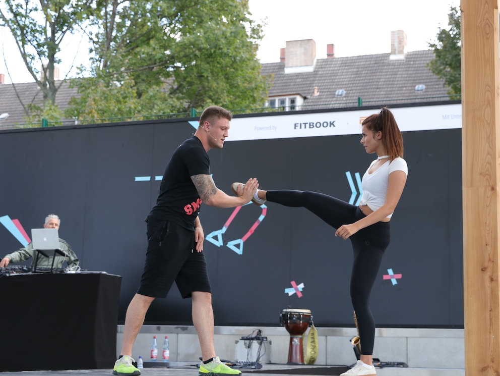 Kickbox-Weltmeister Michael Smolek mit seiner Freundin Isabell Böttger