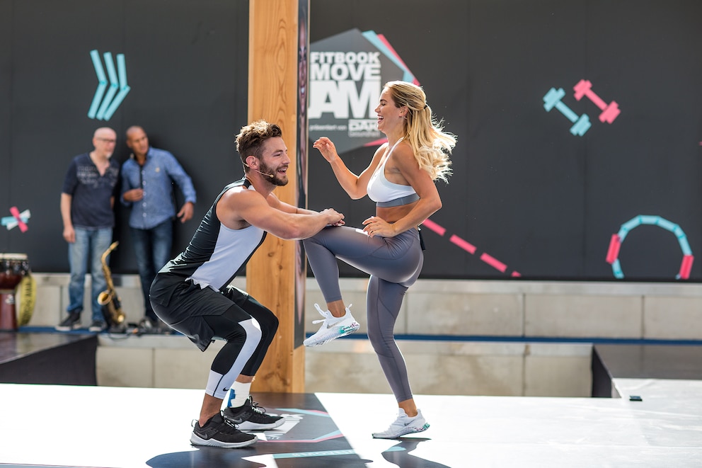 Erik Jäger beim Partnerworkout mit Angelina Heger