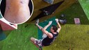 J&ouml;rns Knie und ein Sturz beim Bouldern