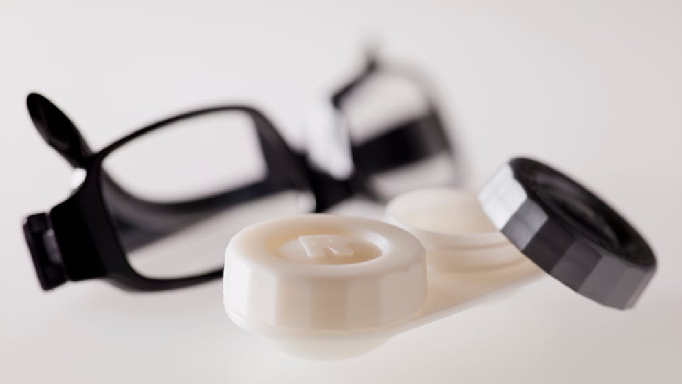 Brille und Kontaktlinsen