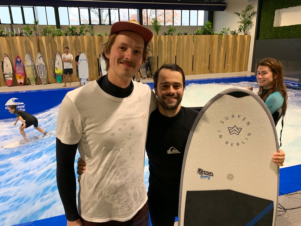 Malte und Markus beim Surfen