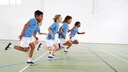 Kinder rennen beim Schulsport