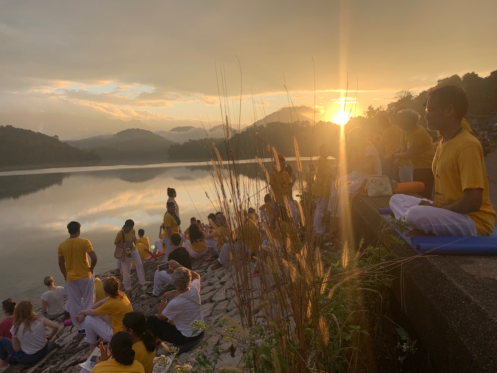 Meditation am See – Ashram-Erfahrung