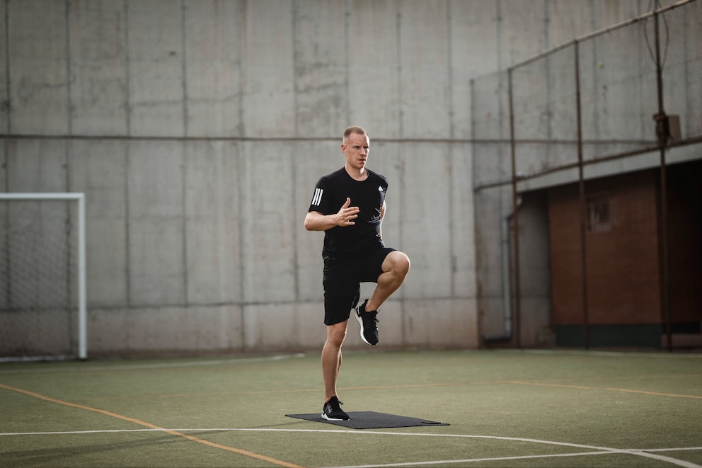 Marc-André ter Stegen macht Skipping Jumps