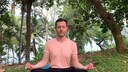 FITBOOK-Autor Martin Lewicki beim Meditieren