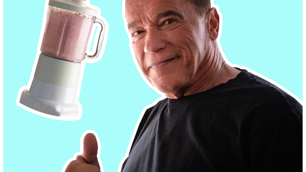 Arnold Schwarzennegger und ein Protein-Shake