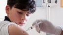 Junge bei der Hyposensibilisierung