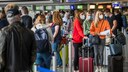 Urlaub ist trotz Corona wieder m&ouml;glich. Doch Reiser&uuml;ckkehrer gelten als Risikofaktor f&uuml;r eine neue Infektionswelle.