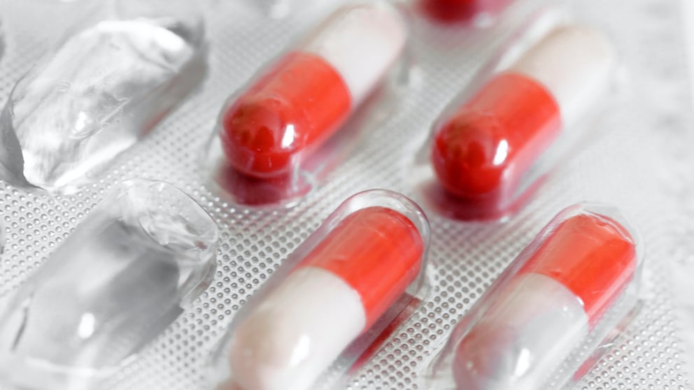Sollte man die Antibiotika-Packung zu Ende nehmen?