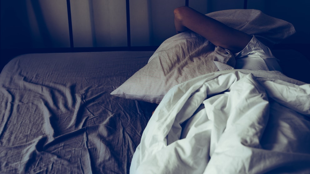 Innere Unruhe: Schlechter Schlaf kann zu den Symptomen gehören