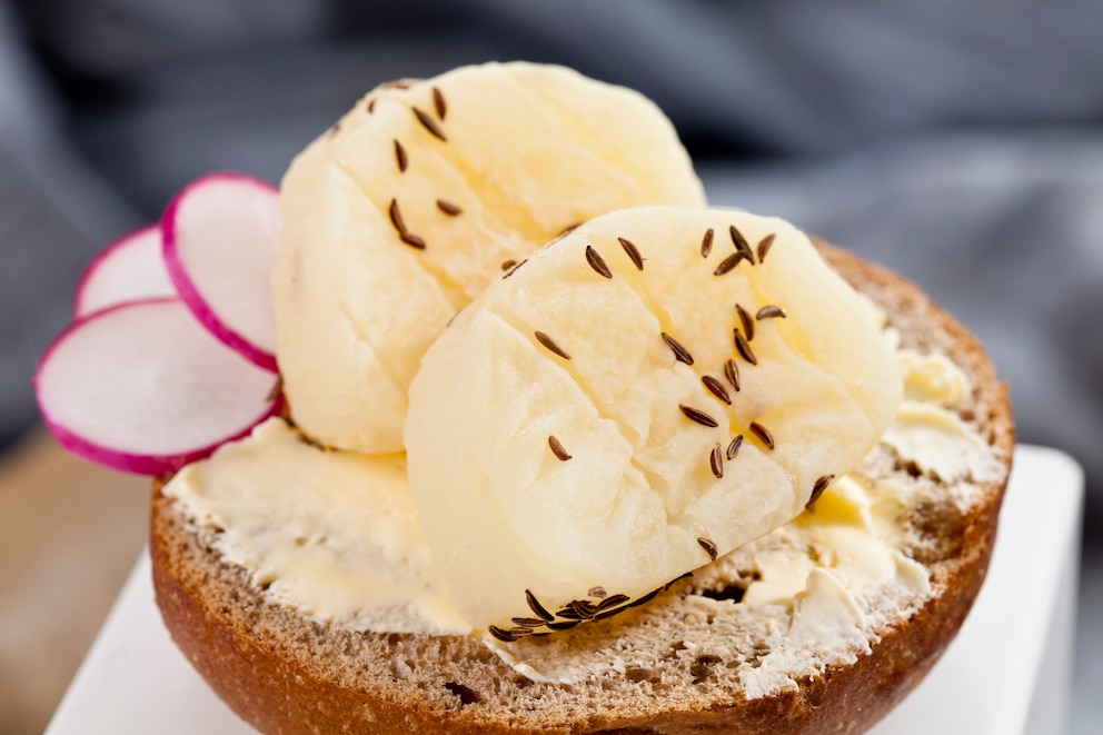 Vollkornbrötchen mit Harzer Käse – da jubelt die eigene „Melantonin-Fabrik“<br>