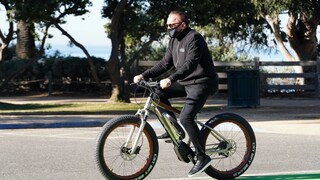 Er gilt als die Fitness- und Bodybuildingikone schlechthin. Arnold Schwarzenegger hat seinem Rad in Los Angeles