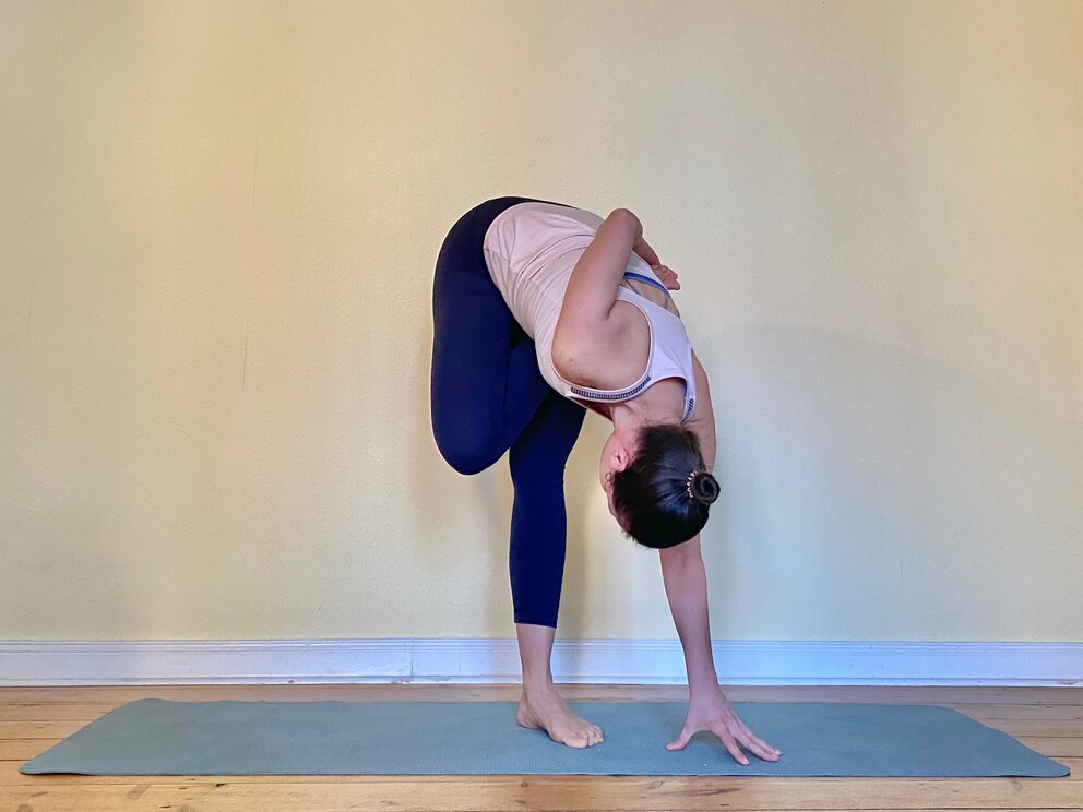 Baddha Padmottanasana