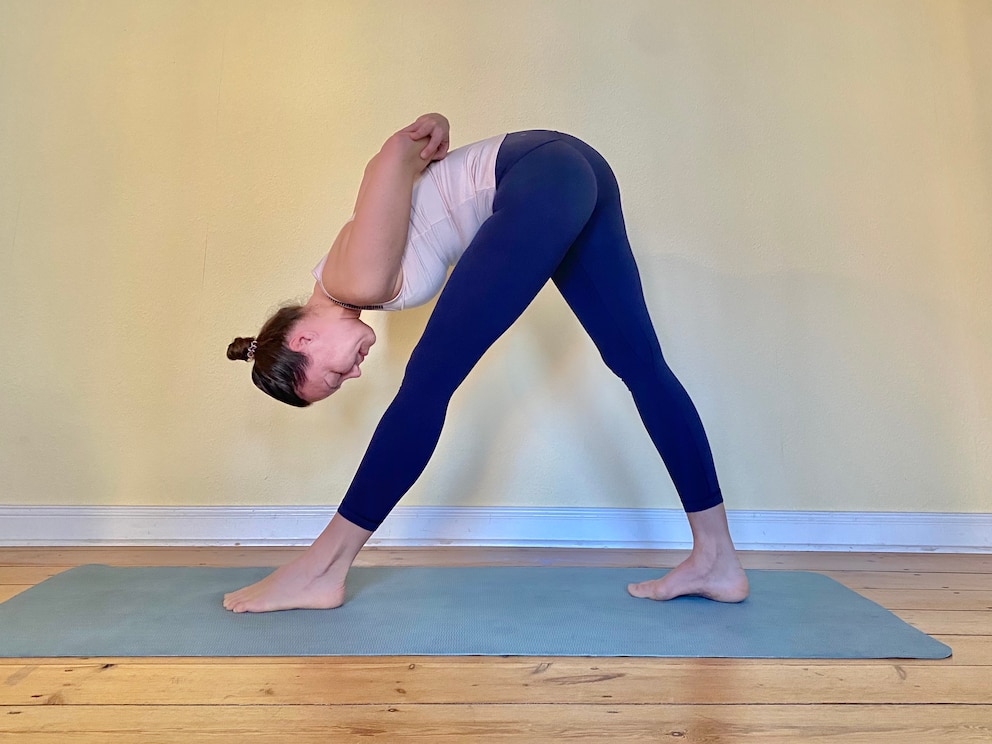 Parshvottanasana