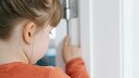 Finger eingeklemmt: Erste Hilfe bei Kindern