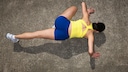 Frau trainiert mit Bodyweight-Training