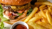 Ein Grund für Übergewicht: Burger, Pommes und Ketchup