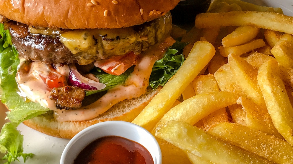 Ein Grund für Übergewicht: Burger, Pommes und Ketchup