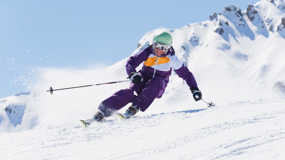 Skifahrer auf einer Piste