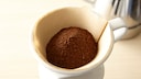 Gemahlener Kaffee im Handfilter
