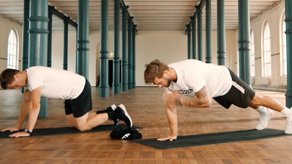 High Plank Shoulder Tap