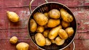 Kartoffeln im Topf: Wie kann man die Knolle gesund zubereiten?