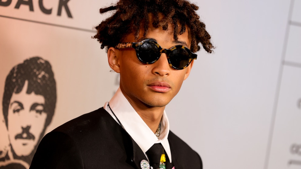 Jaden Smith sorgt nicht nur mit seinen Outfits für Aufsehen, sondern jetzt auch mit seinem fitten Körper