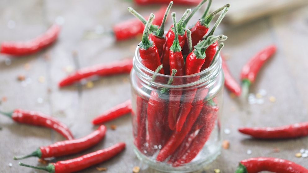 Scharfes Essen vertragen: Chili im Glas