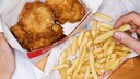 Frittierte Speisen geh&ouml;ren zu schlechten Lebensmitteln f&uuml;rs Gehirn