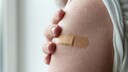 Impfreaktionen Nocebo-Effekt: Schmerzender Arm nach Corona-Impfung