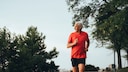 Training geistiger Verfall: Senior joggt
