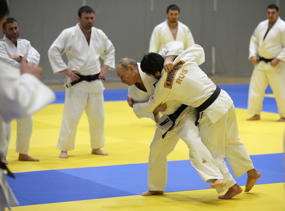 Wladimir Putin ist begeisterter Judoka, trainierte 2019 sogar mit der russischen Nationalmannschaft in Sotschi.