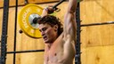 Justin Medeiros beim Gewichtheben