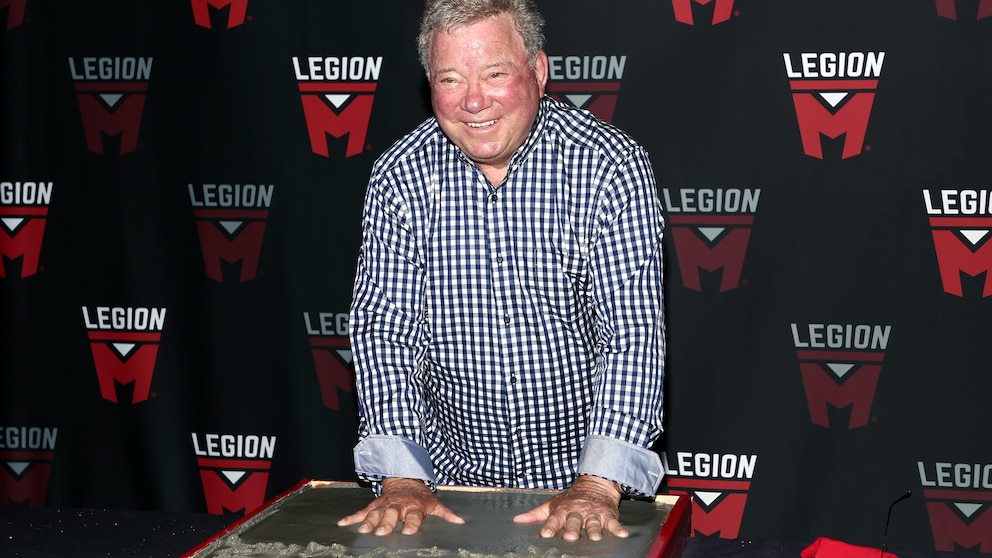 william shatner fitness: Wiliams Shatner bei der Händeabdruck-Zeremonie in San Diego