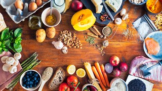 holistische Ernährung: Eine Auswahl an Lebensmitteln