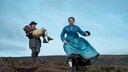 monatelang nichts essen: Florence Pugh im Film „Das Wunder“
