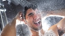 Laut dem Neurologen Dr. Huberman, macht uns nicht eine warme, sondern eine kalte Dusche wach