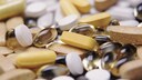 Vitaminpräparate und Nahrungsergänzungsmittel werden gerne ohne ärztliche Konsultation eingenommen. Dabei können einige von ihren gravierende Nebenwirkungen haben, wie eine Studie jetzt zeigt