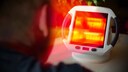 Rotlichtlampen bzw. Infrarotlichtlampen sollen bei zahlreichen Beschwerden helfen