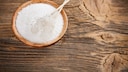 Holzschale mit Zuckeraustauschstoff Xylit