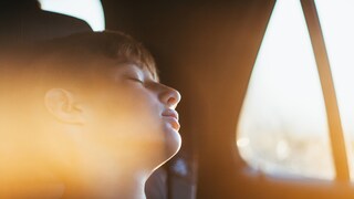 Laut einer aktuellen Studie kann sich zu wenig Schlaf im Jugendalter negativ auf die spätere Gesundheit auswirken.