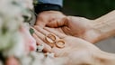 Bei den Post-Weddings-Blues kommt es zu einem Stimmungstief nach der Hochzeit - es trifft jedoch nicht jeden