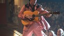 Austin Butler Elvis Training: Austin Butler als Elvis im Film &bdquo;Elvis&ldquo;